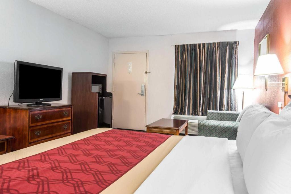 Econo Lodge South Гарнер Экстерьер фото
