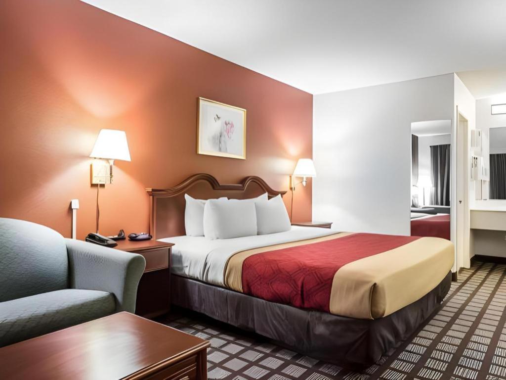 Econo Lodge South Гарнер Экстерьер фото