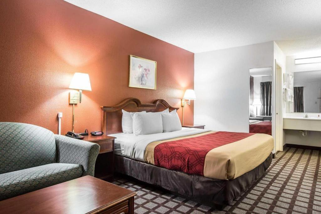 Econo Lodge South Гарнер Экстерьер фото